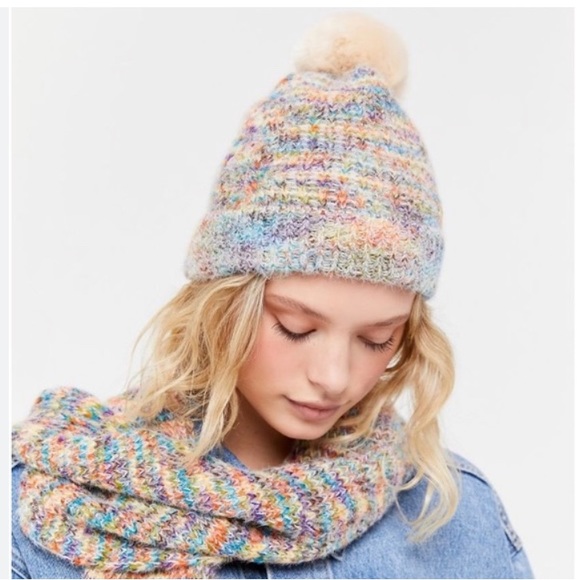 Urban Outfitters Accessories - Urban Outfitter beanie